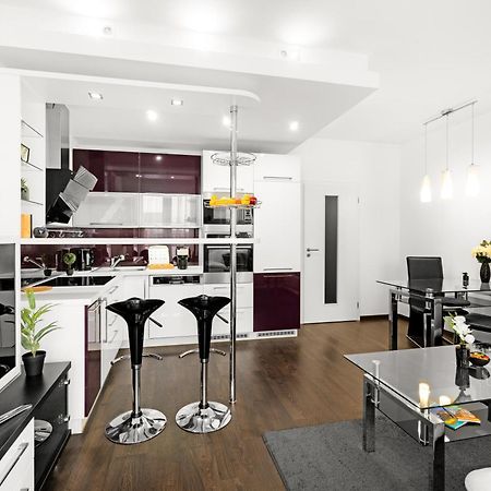 Bnb New Beautiful Apartment In The Center Of Ostrava With Option Garage Parking المظهر الخارجي الصورة