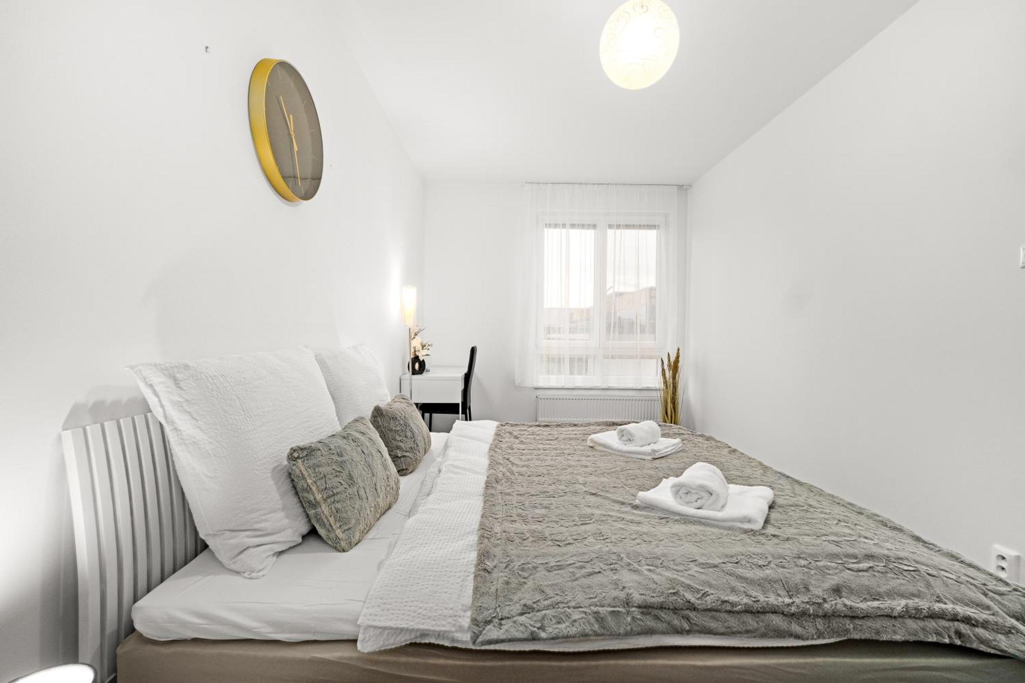 Bnb New Beautiful Apartment In The Center Of Ostrava With Option Garage Parking المظهر الخارجي الصورة