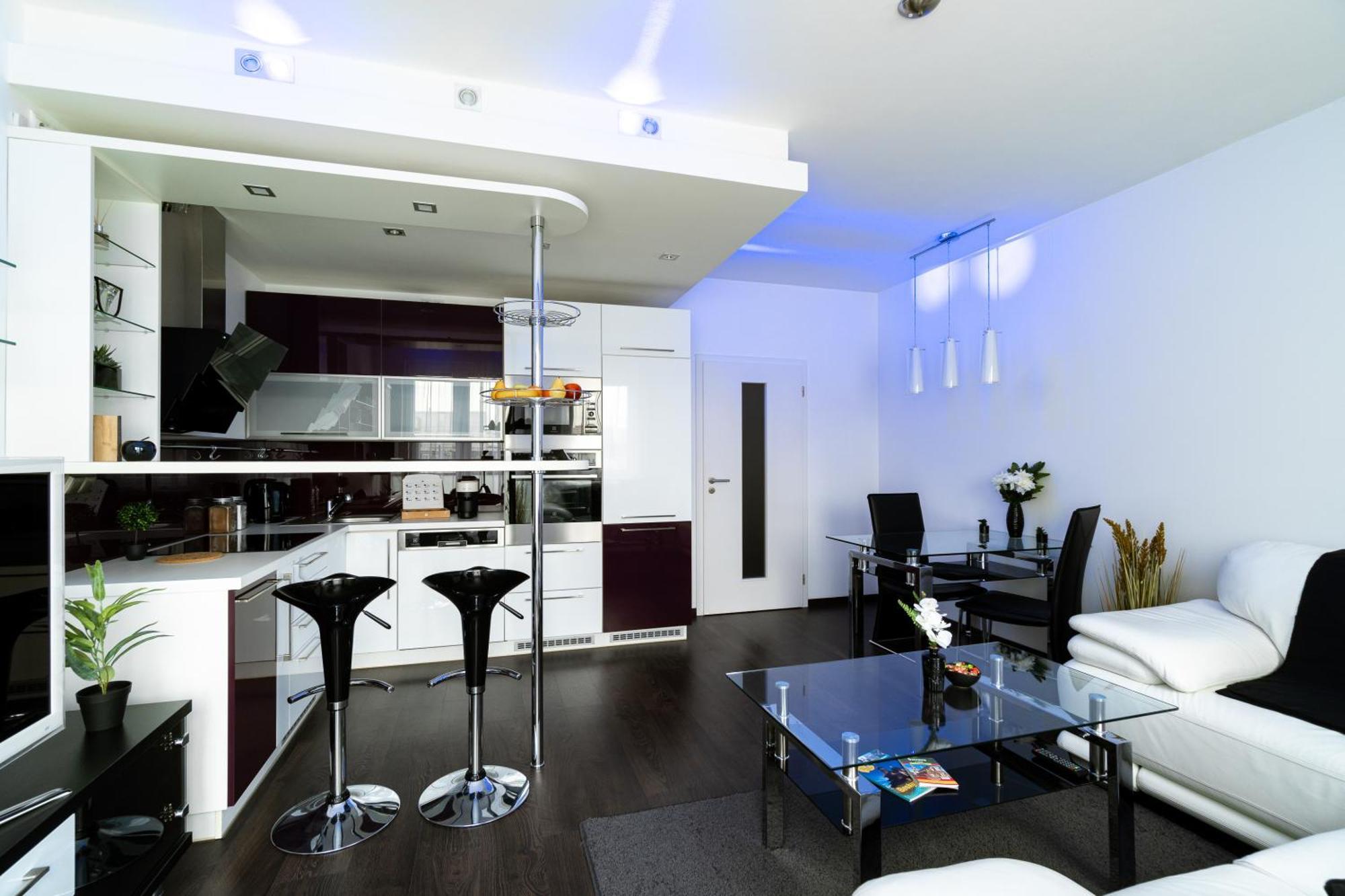 Bnb New Beautiful Apartment In The Center Of Ostrava With Option Garage Parking المظهر الخارجي الصورة