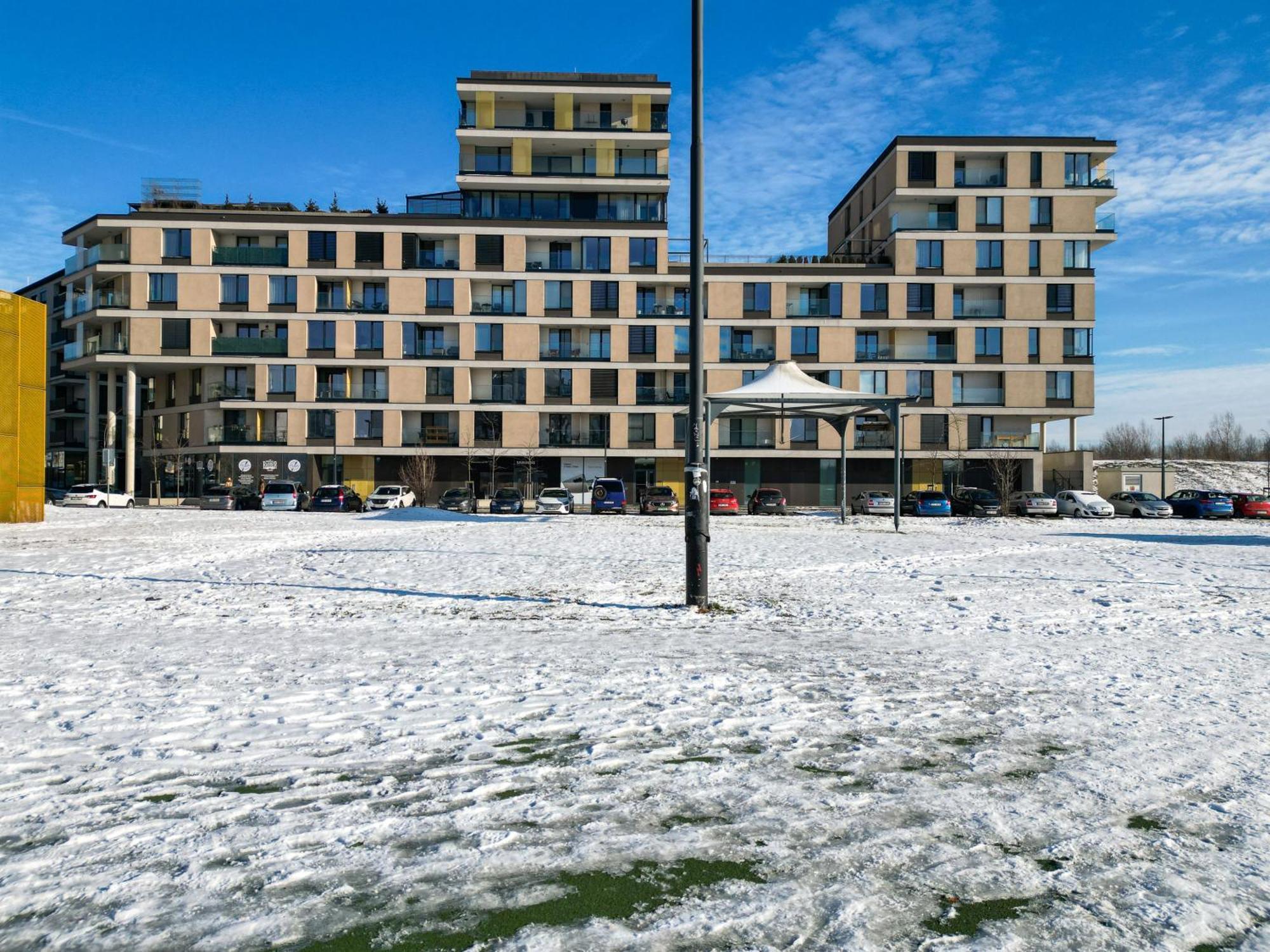 Bnb New Beautiful Apartment In The Center Of Ostrava With Option Garage Parking المظهر الخارجي الصورة