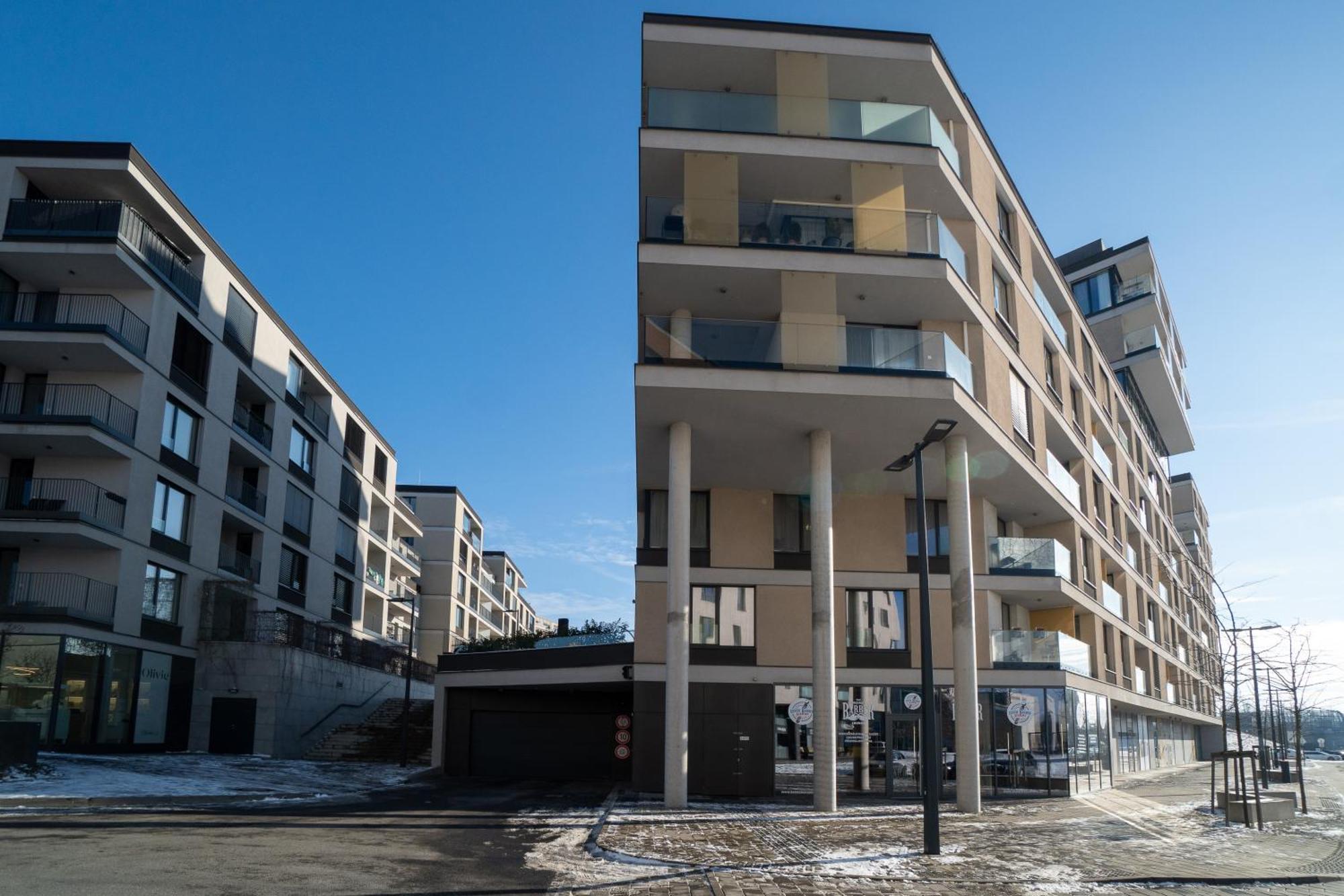 Bnb New Beautiful Apartment In The Center Of Ostrava With Option Garage Parking المظهر الخارجي الصورة