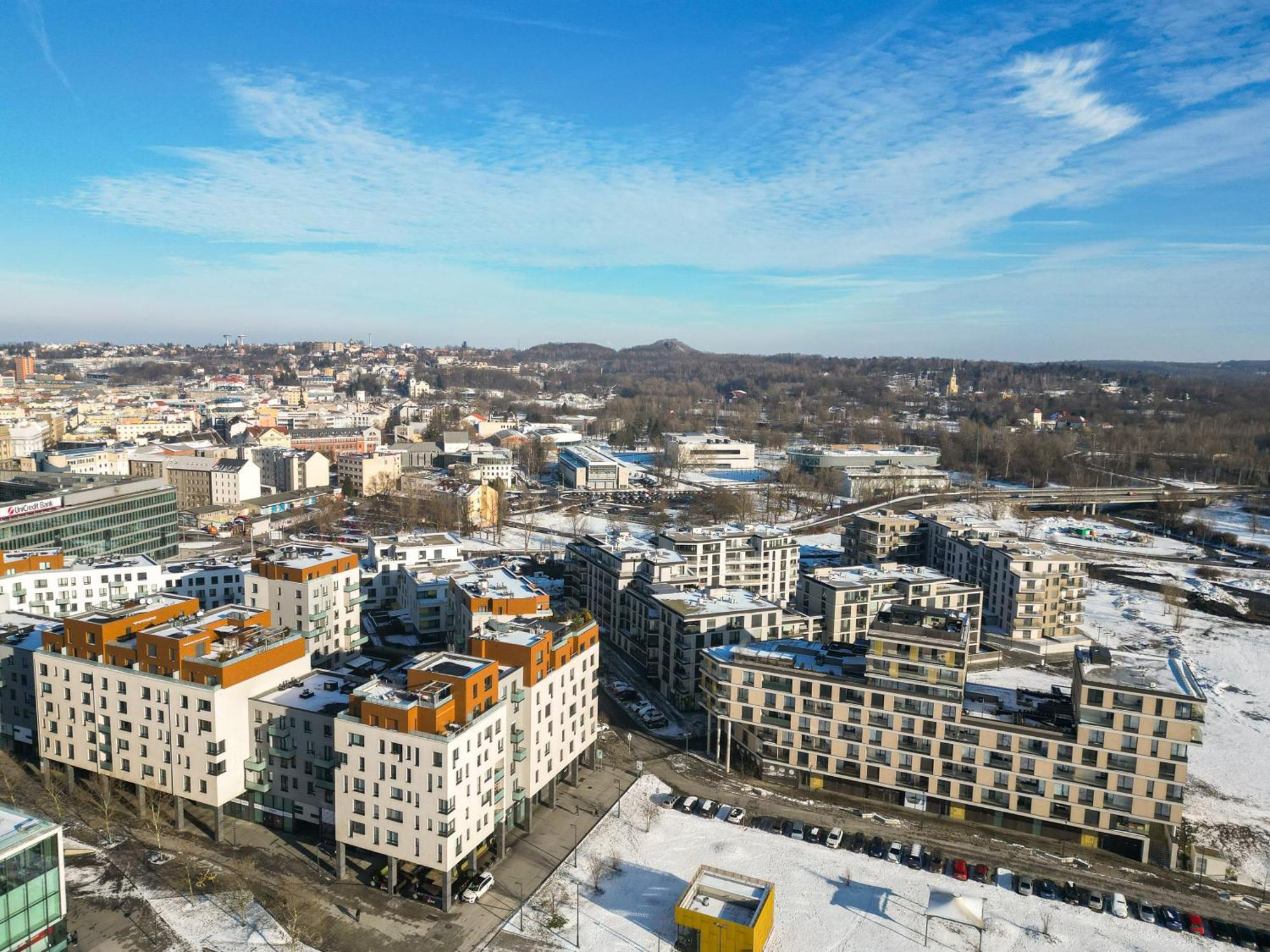 Bnb New Beautiful Apartment In The Center Of Ostrava With Option Garage Parking المظهر الخارجي الصورة