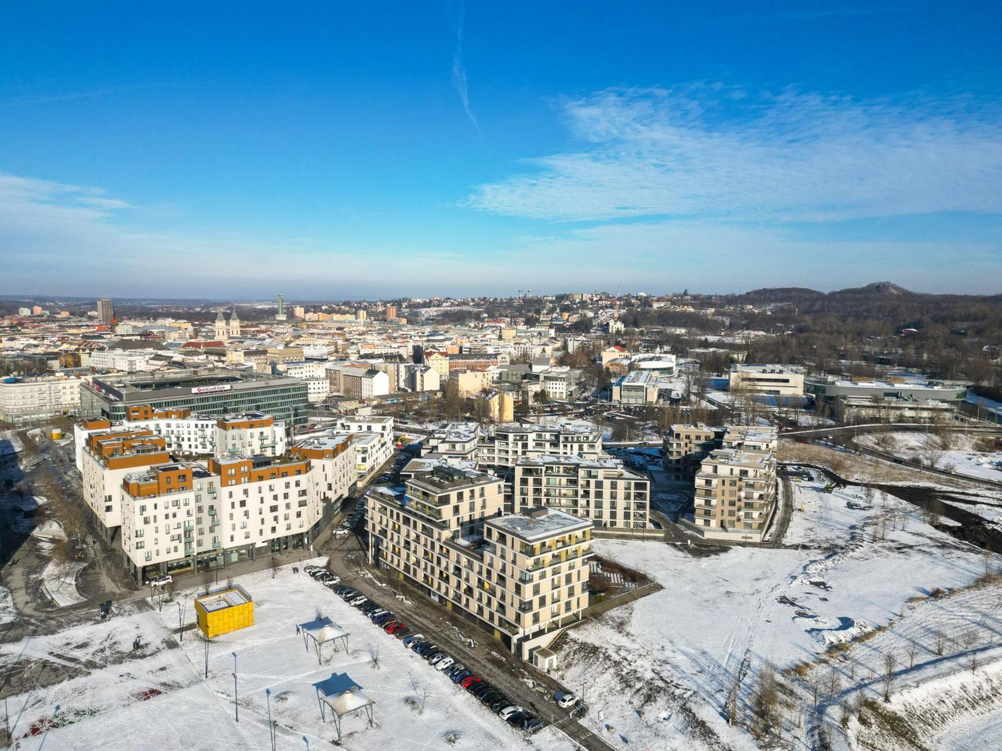 Bnb New Beautiful Apartment In The Center Of Ostrava With Option Garage Parking المظهر الخارجي الصورة
