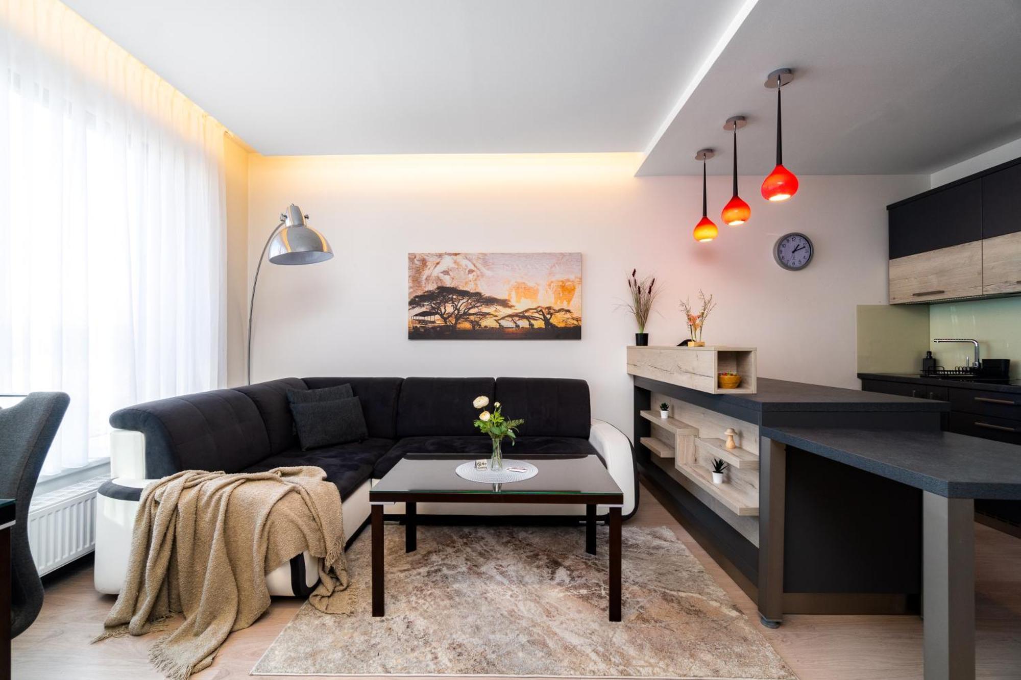 Bnb New Beautiful Apartment In The Center Of Ostrava With Option Garage Parking المظهر الخارجي الصورة